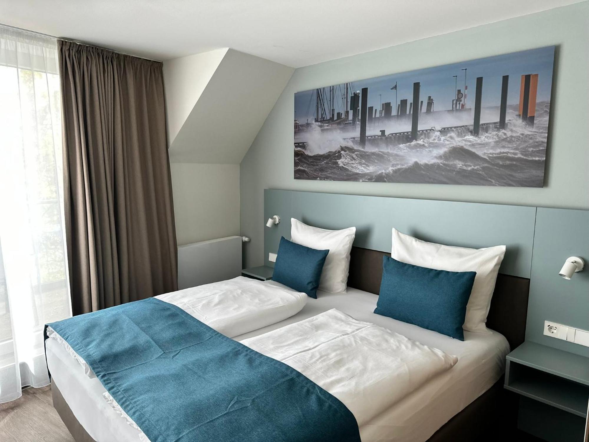 Hotel Schoene Aussicht 3*
